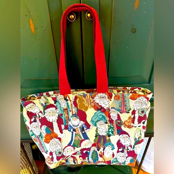 So Many Santas! Santa Christmas Zip Tote Bag Tapestry Carry On Unlimited Maine - Picture 1 of 3